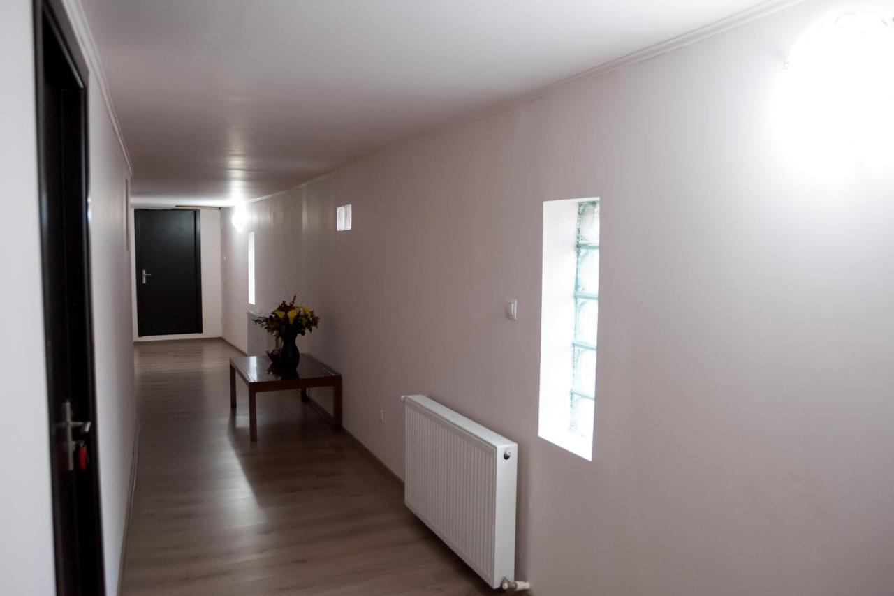 Step Inn Alba Iulia Exterior photo
